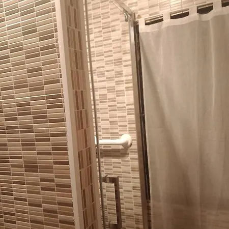 Al Mare, Al Sole, Si', Ma Nella Casa Del Minatore