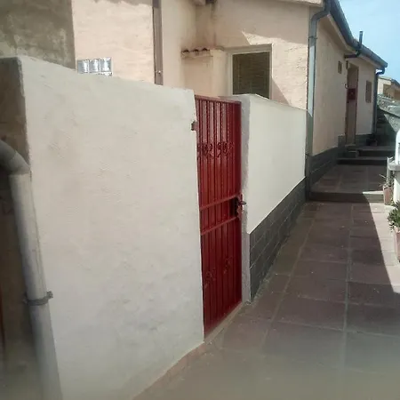 Al Mare, Al Sole, Si', Ma Nella Casa Del Minatore Apartmán *