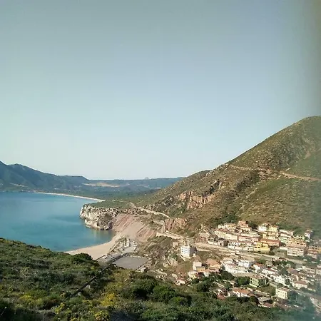 Al Mare, Al Sole, Si', Ma Nella Casa Del Minatore Apartmán *